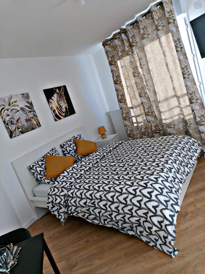 Ferienwohnung Loft Climatise Parking Gratuit 5Min Gare Le Plessis-Bouchard Exterior foto