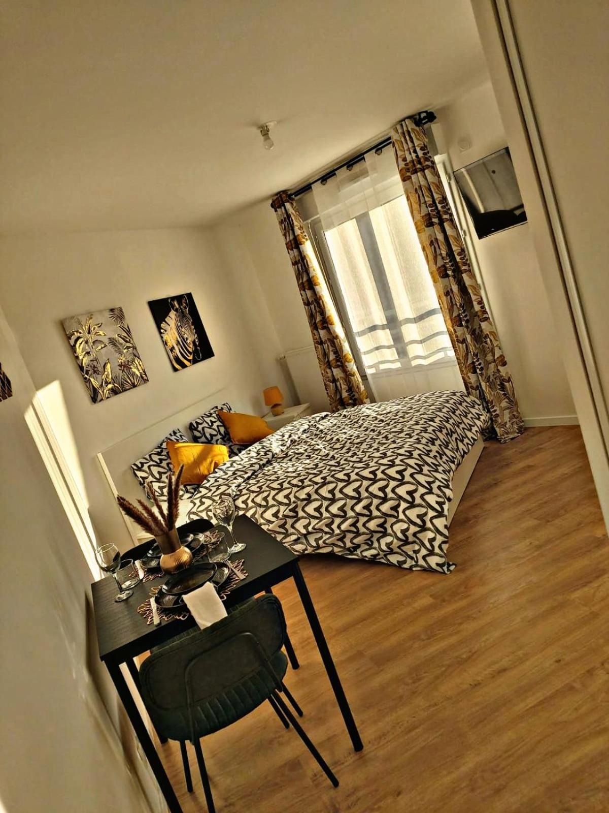 Ferienwohnung Loft Climatise Parking Gratuit 5Min Gare Le Plessis-Bouchard Exterior foto